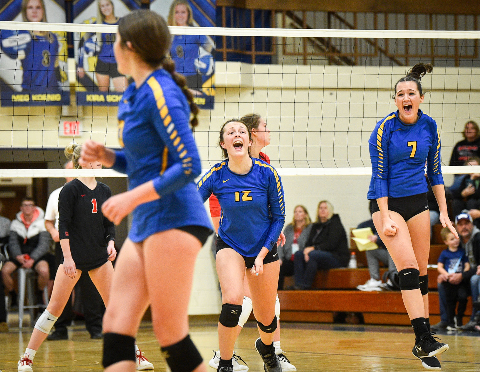 110519-qct-spt-wilton-vball-044a.jpg